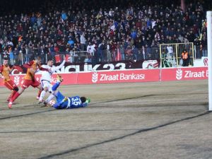 Galatasaray Elazığspor’u Rahat Geçti