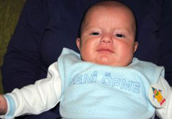 Bebeğinizi Sakın Ayakta Sallamayın