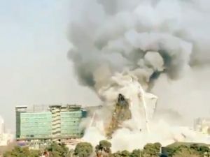 İran’da 17 Katlı Bina Çöktü: 30 Ölü