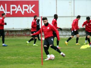 Samsunspor, Adana Demirspor’a Bileniyor