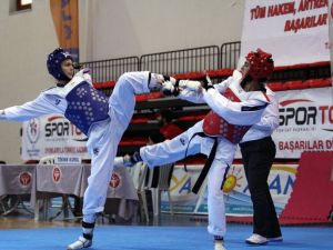 Alanya’da Türkiye Tekvando Şampiyonası