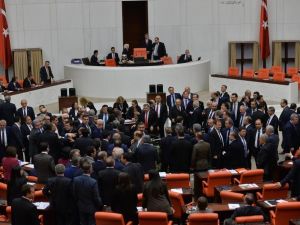 Meclis Karıştı