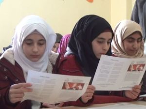 Suriyeli Öğrenciler De Karne Sevincini Yaşadı