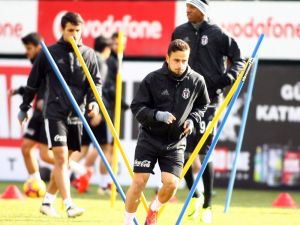 Beşiktaş’ta Alanyaspor Mesaisi Sürüyor