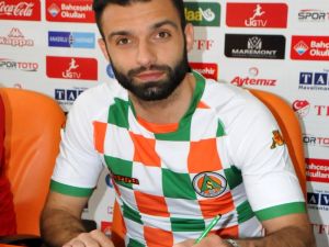 Aytemiz Alanyaspor’a Yunan Stoper