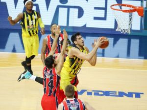 Fenerbahçe, Zirvedeki Yerini Sağlamlaştırdı