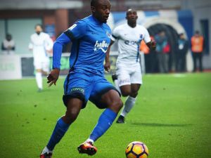 Trabzonspor İlk Yarıda İstediğini Aldı
