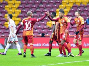 Tt Arena’da İlk Yarıda 5 Gol