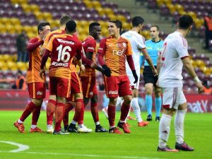 Poldi Attı Galatasaray Turladı