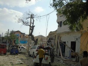 Mogadişu’da Otele Bombalı Saldırı: 15 Ölü