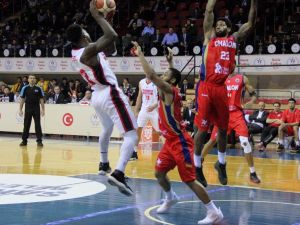 Gaziantep Basketbol Galibiyete Rağmen Liderlik Şansını Kaybetti
