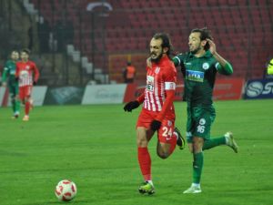 Giresunspor, Balıkesirspor’u 1-0’la Geçti