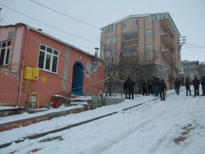 Yangını Söndürmeye Çalışırken Can Verdi