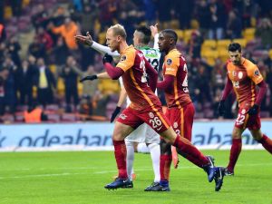 Galatasaray Fenerbahçe’yi Geride Bıraktı