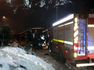Yolcu Otobüsü Devrildi: 2 Ölü, 6 Yaralı