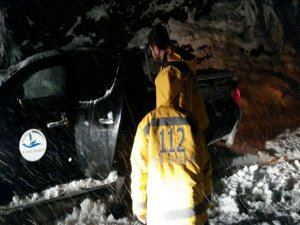 Rize'de Kardan Dolayı Mahsur Kalan Hasta Kurtarıldı