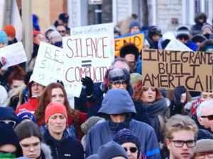 Kanada’da Abd Büyükelçiliği Önünde Trump Protestosu