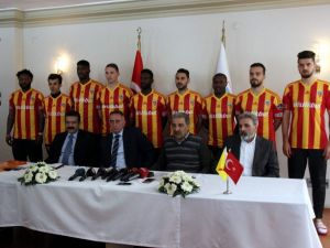 Sergen Yalçın Ve Yeni Transferler İmzayı Attı