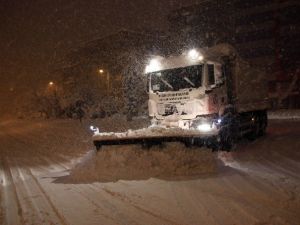 Trabzon’da Gece-Gündüz Kar Mücadelesi Yapılıyor