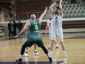 Yalova Group Belediyespor Evinde Kazandı