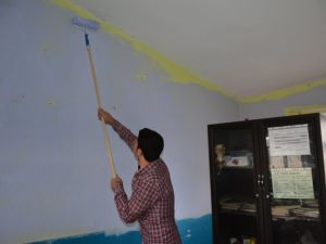 Üniversiteli Gençler Köy Okuluna El Attı