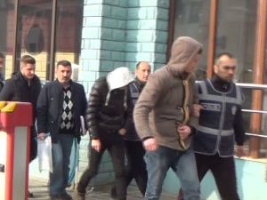 Tabancalı Referandum Paylaşımı Yapan Gençler Serbest