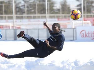 Rodallega: "Trabzonspor’da Futbol Oynamak Benim İçin Bir Nimet"