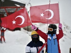 Kayak Kursunu Horonla Bitirdiler