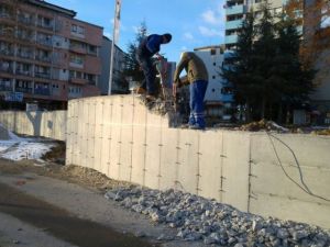 Gerginliğe Yol Açan Duvar Yıkılacak