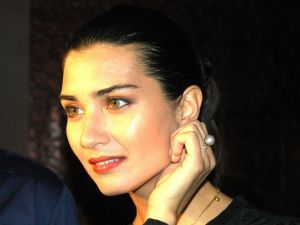 Tuba Büyüküstün O İddiaya Ateş Püskürdü