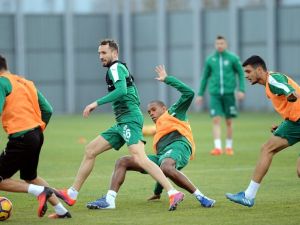 Bursaspor’un Fenerbahçe Mesaisi Sürüyor