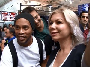 Havalimanında Ronaldinho İzdihamı