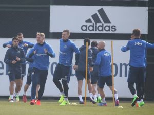 Bursaspor Maçı Hazırlıkları Advocaat’sız Sürdürdü