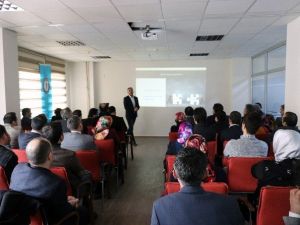 Gümüşhane’de Sağlık Yöneticilerine İletişim Ve Diksiyon Eğitimi