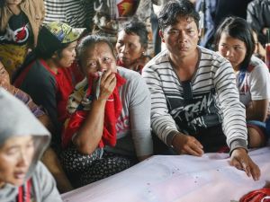 Endonezya’da Heyelan Faciası: 12 Ölü