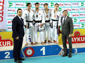 Judo'da İlk Gün Rize 2 Madalya Kazandı