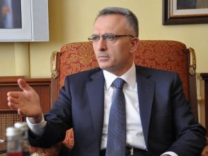 "Siyasi Belirsizlik Yatırımcıyı Etkiliyor"
