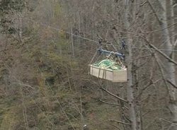 Rize'de Tabutlar Teleferikle Taşınıyor