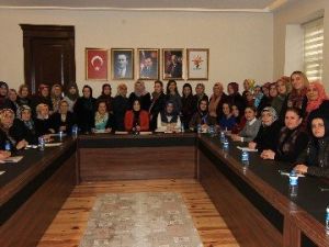 Ak Partili Kadınlar Toplandı