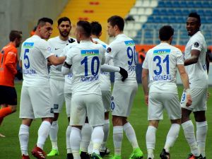 Başakşehir’e İlk Yarıda Büyük Şok !