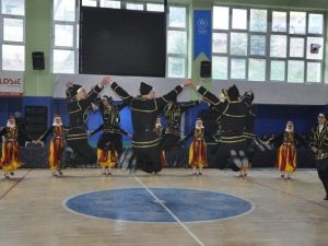 Artvin’de Halk Oyunları Yarışması