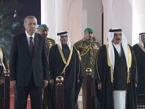 Erdoğan Bahreyn’de Resmi Törenle Karşılandı