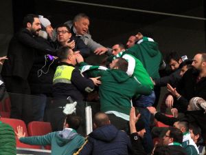 Antalyaspor Başkanı Öztürk’e Saldırı