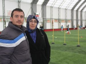 Eşinden Antrenör Kocaya Büyük Destek