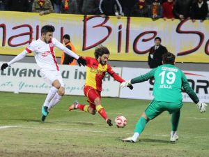 Göztepe Liderliği Son Dakikada Bıraktı