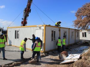 Deprem Bölgesinde Konteyner Okullar Kuruluyor