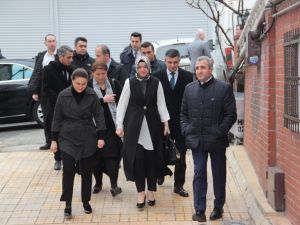 Bakan Kaya’dan Saldırıya Uğrayan Başörtülü Kıza Ziyaret