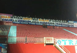 Trabzon seyircisinden pankartlı gönderme