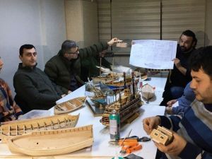 Trabzon’da Model Gemi Yapımını Öğreniyorlar