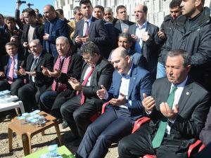 Bakan Soylu Şehidin Ailesini Ziyaret Etti